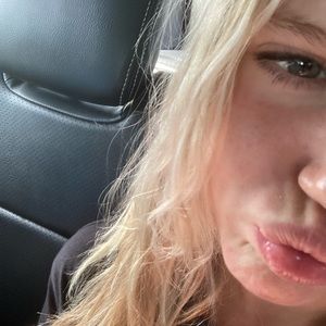 Meet your Posher, Della